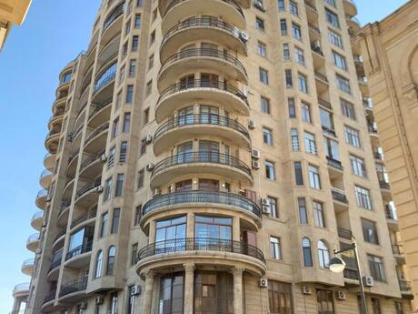 Объявление №6468566 - Баку, м. Ичеришехер, 3-комн., 120 м², 8/15 этаж