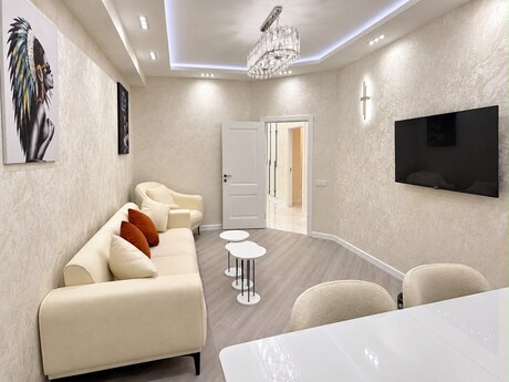 Kirayə 2 otaqlı mənzil, 52 m², West Town: 1 100 ₼/ay 2