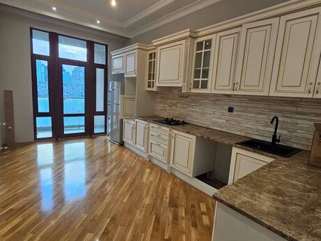 3 rooms · 141 m² · floor 10/16, 8 Noyabr