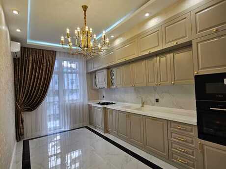 4 otaqlı mənzil, 232 m², 28 May: 780 000 ₼ 4