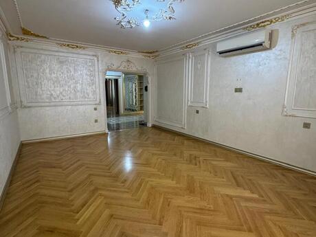 Аренда: 4-комнатная квартира, 160 м², İnşaatçılar: 950 ₼/мес 4