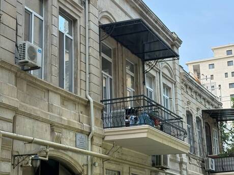 Elan №6468945 - Bakı, Sahil m., 4 otaqlı, 70 m², 2/2 mərtəbə