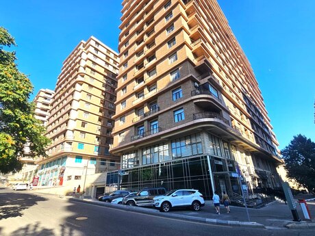 3 otaqlı mənzil, 132 m², 7 Points: 460 000 ₼ 4