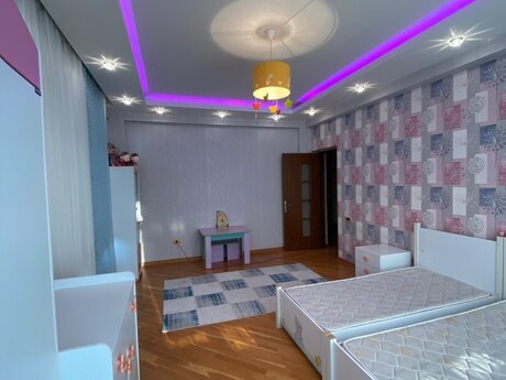 Elan №6469040 - Bakı, Neftçilər m., 3 otaqlı, 140 m², 14/18 mərtəbə
