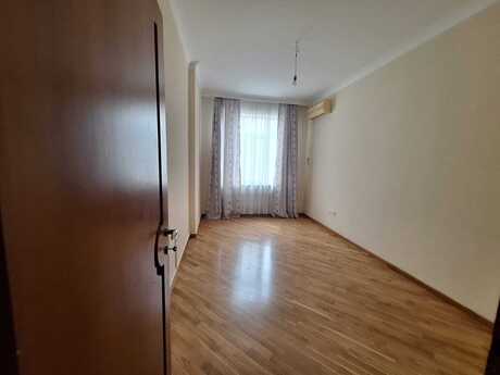 Kirayə 4 otaqlı mənzil, 200 m², 28 May: 1 500 ₼/ay 3