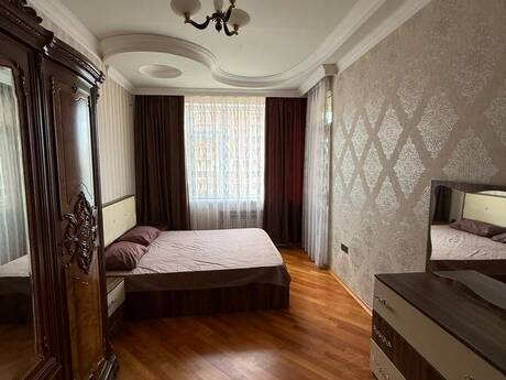Kirayə 3 otaqlı mənzil, 130 m², Nizami: 1 100 ₼/ay 2