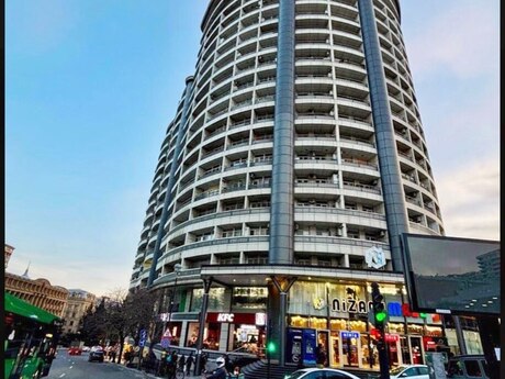 4 rooms · 152 m² · floor 4/18, Nizami