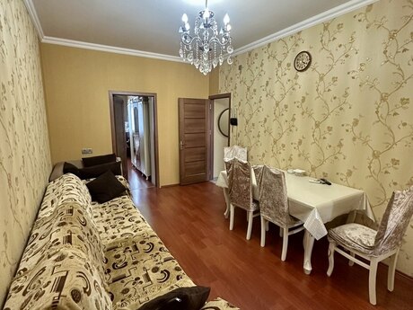 2 Qara Qarayev