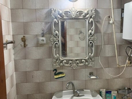 2-room apartment for rent, 75 m², Qara Qarayev: 125 ₼/mo 4