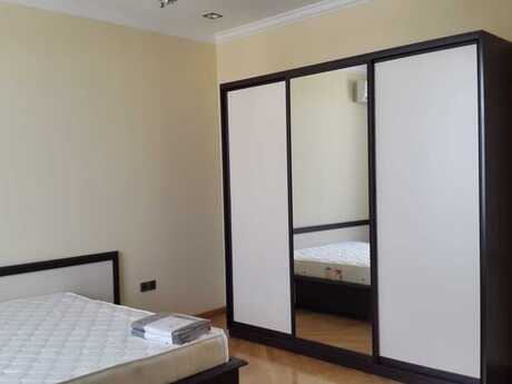 Elan №6469256 - Bakı, Sahil m., 3 otaqlı, 80 m², 6/8 mərtəbə