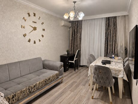 Elan №6469339 - Bakı, Yeni Günəşli q., 2 otaqlı, 65 m², 9/9 mərtəbə