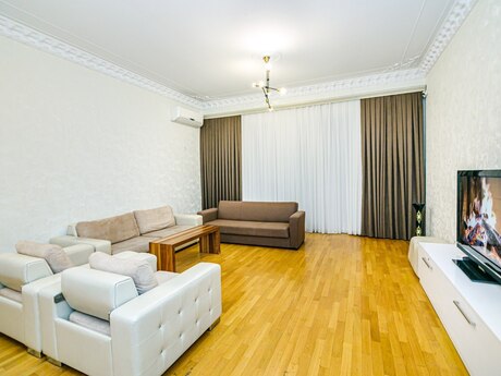 3 otaqlı mənzil, 142 m², 28 May: 520 000 ₼ 4