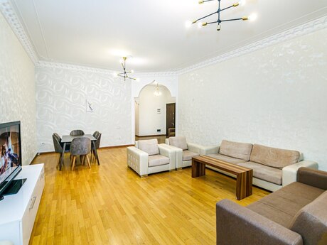 Elan №6469343 - Bakı, 28 May m., 3 otaqlı, 142 m², 15/16 mərtəbə