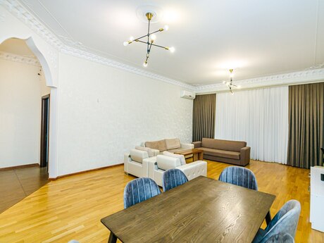 3 otaqlı mənzil, 142 m², 28 May: 520 000 ₼ 3