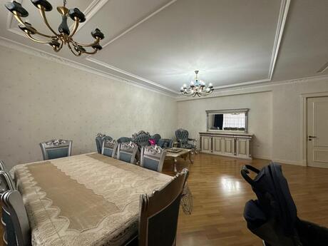 4-room apartment for rent, 176 m², 28 May: 2 000 ₼/mo 3