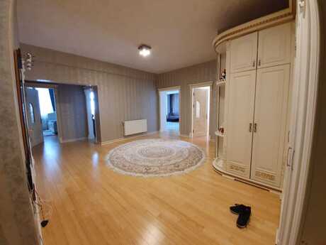 4-room apartment, 211 m², 28 May: 680 000 ₼ 2