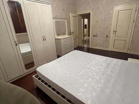 Kirayə 4 otaqlı mənzil, 145 m², Bakıxanov: 1 300 ₼/ay 5