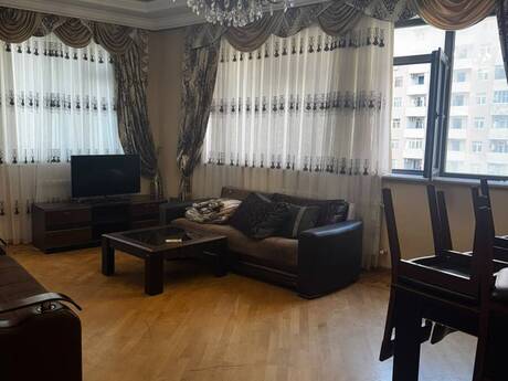 Kirayə 3 otaqlı mənzil, 130 m², 8 Noyabr: 1 299 ₼/ay 2