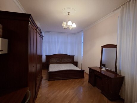 3-room apartment for rent, 130 m², 8-ci mikrorayon: 800 ₼/mo 5