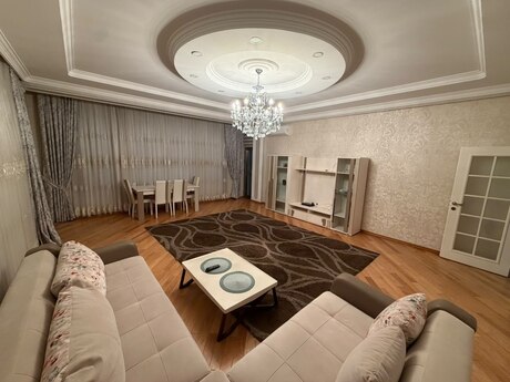 Объявление №6469677 - Баку, м. Элмляр Академиясы, 3-комн., 150 м², 10/19 этаж