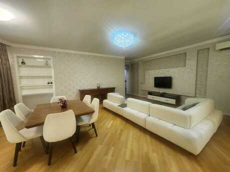Kirayə 4 otaqlı mənzil, 175 m², Gənclik: 2 000 ₼/ay 2