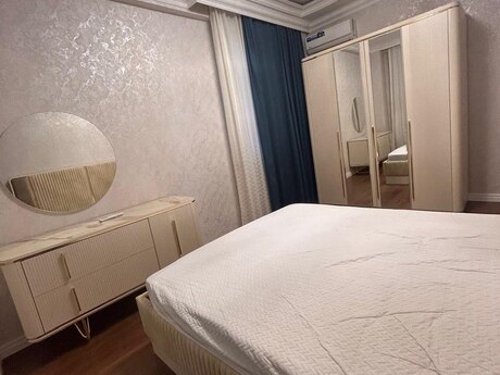 3-room apartment for rent, 120 m², Qara Qarayev: 900 ₼/mo 5
