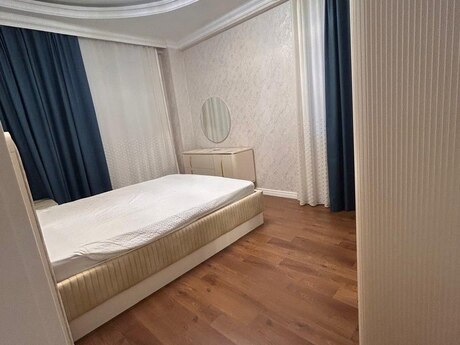 3-room apartment for rent, 120 m², Qara Qarayev: 900 ₼/mo 3