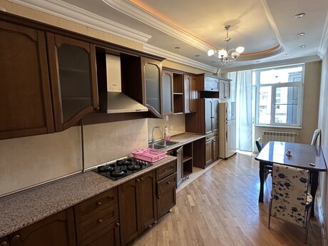 Kirayə 3 otaqlı mənzil, 170 m², Nəriman Nərimanov: 1 100 ₼/ay 3