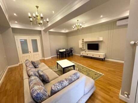 Kirayə 3 otaqlı mənzil, 140 m², Ağ şəhər: 2 100 ₼/ay 2