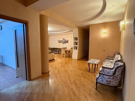 4 otaqlı mənzil, 185 m², 28 May: 600 000 ₼ 5