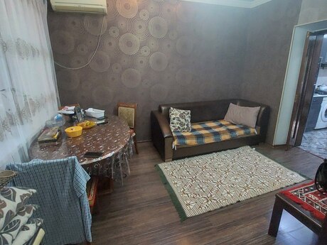 Elan №6469972 - Bakı, 28 May m., 2 otaqlı, 50 m², 2/3 mərtəbə