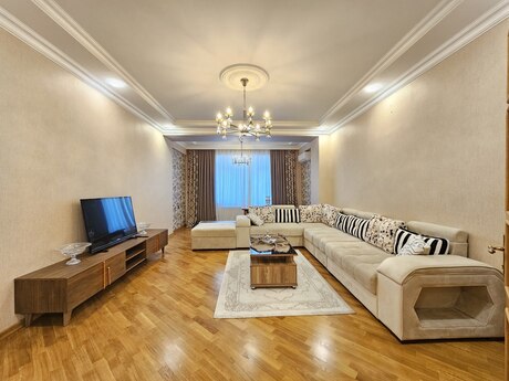 Объявление №6469992 - Баку, пос. Бадамдар, 3-комн., 126 м², 2/16 этаж