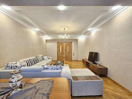 3-room apartment, 126 m², Badamdar: 343 000 ₼ 2