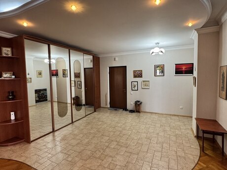 4 otaqlı mənzil, 200 m², Nizami: 570 000 ₼ 5