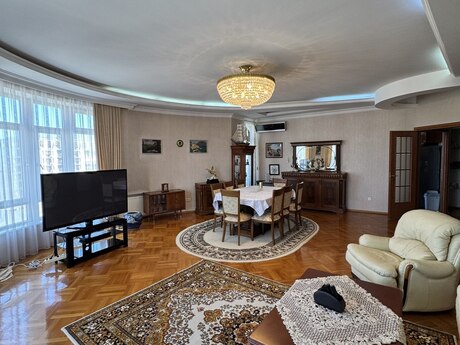 4 otaqlı mənzil, 200 m², Nizami: 570 000 ₼ 3
