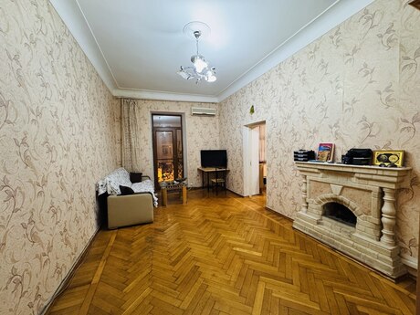 3-комнатная квартира, 85 м², Sahil: 350 000 ₼ 2
