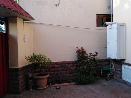 4 otaqlı həyət evi, 200 m², 20 Yanvar: 305 000 ₼ 3