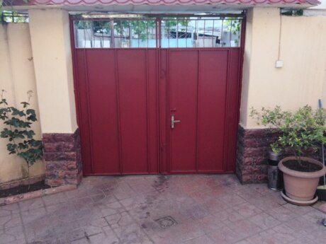 4 otaqlı həyət evi, 200 m², 20 Yanvar: 305 000 ₼ 2