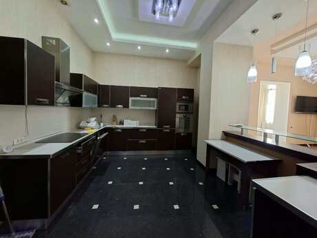 Kirayə 3 otaqlı mənzil, 160 m², Sahil: 1 900 ₼/ay 4