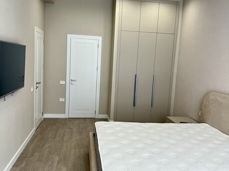 28 Mayda 3 otaqlı yeni tikili mənzil kirayə verilir, 100 m², 2 200 AZN/ay, şəkil 4 / 12