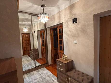 Badamdarda 2 otaqlı köhnə tikili mənzil satılır, 70 m², 167 000 AZN, şəkil 3 / 12