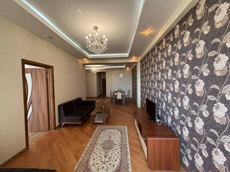 3-room apartment for rent, 110 m², Badamdar: 900 ₼/mo 4