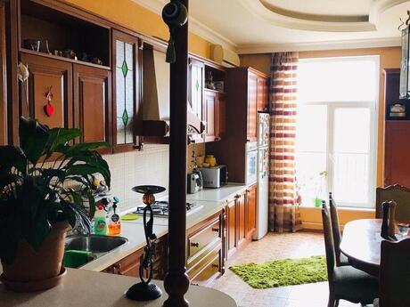 4 otaqlı mənzil, 220 m², Yasamal: 550 000 ₼ 5