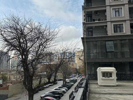 3 otaqlı mənzil, 145 m², 28 May: 390 000 ₼ 3