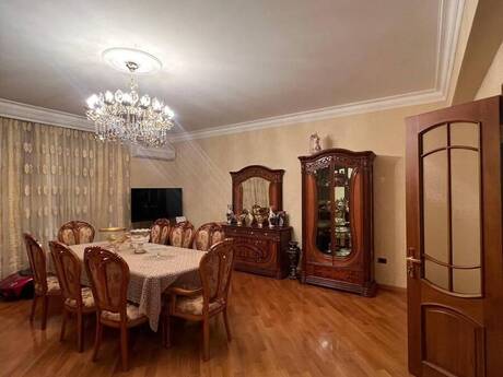 Kirayə 4 otaqlı mənzil, 165 m², Nəriman Nərimanov: 1 200 ₼/ay 2