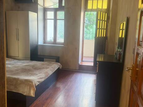 4 otaqlı mənzil, 80 m², 28 May: 200 000 ₼ 2