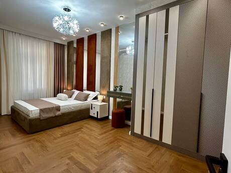 2-room apartment, 68 m², 8 Noyabr: 275 000 ₼ 5