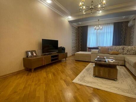 3-room apartment, 127 m², Badamdar: 350 000 ₼ 2