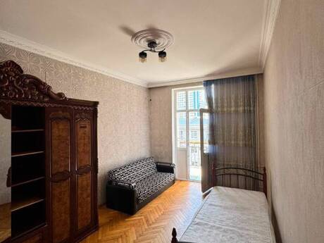 Elan №6470701 - Bakı, Sahil m., 3 otaqlı, 80 m², 5/5 mərtəbə