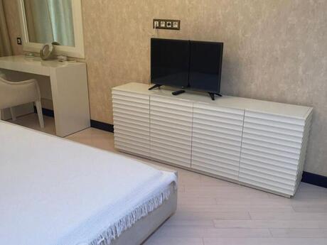 4 otaqlı mənzil, 202 m², Elmlər Akademiyası: 700 000 ₼ 5